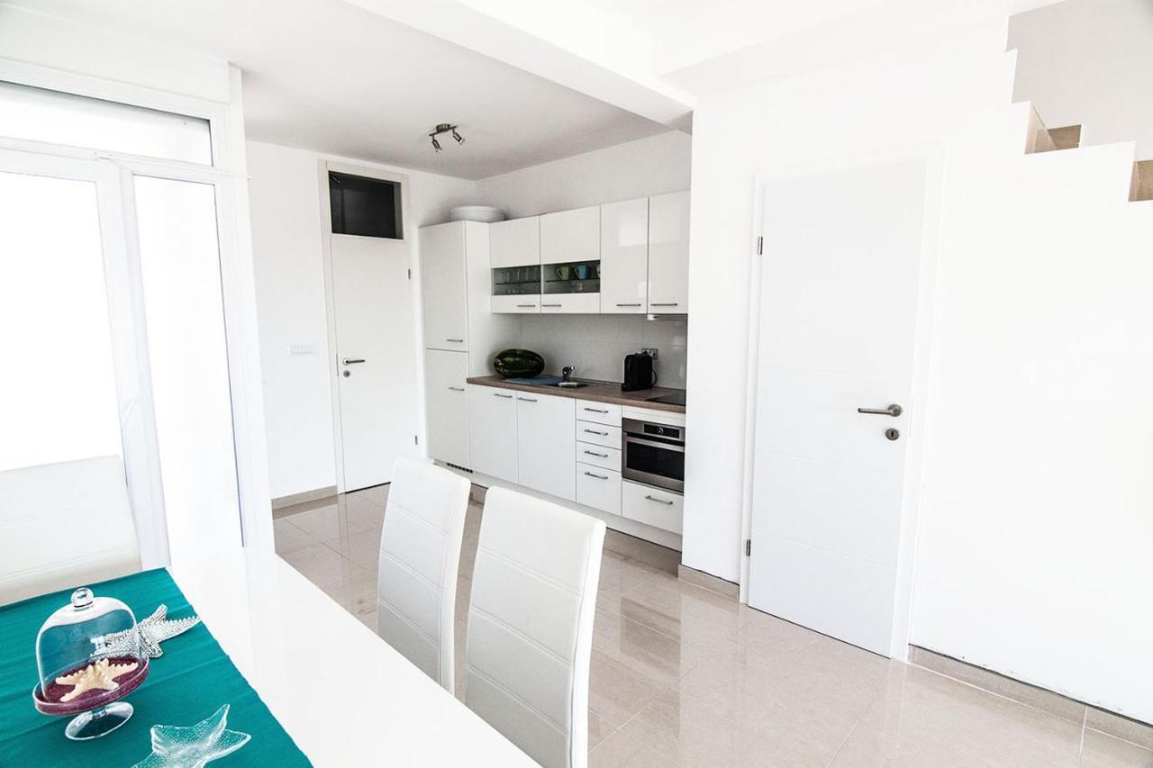 Apartments Atrium Blue Ražanac 外观 照片